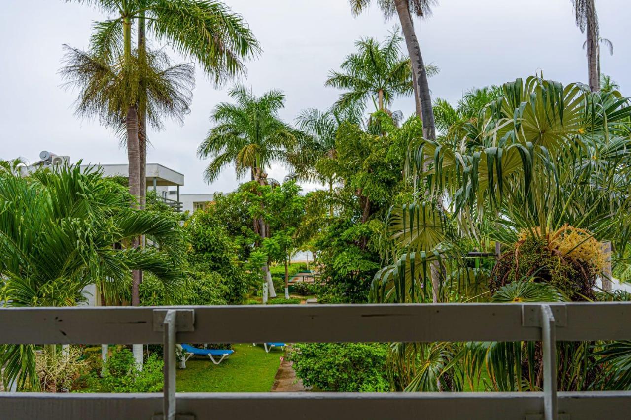 Negril Beach Club Condos ภายนอก รูปภาพ